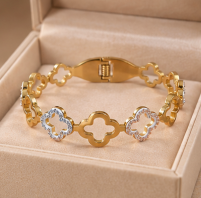 Gold-Tone Clover Crystal Link Bracelet – Elegant Statement Bangle