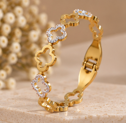 Gold-Tone Clover Crystal Link Bracelet – Elegant Statement Bangle